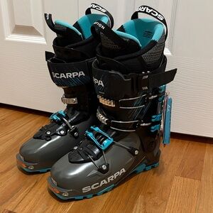 NWT Scarpa ski boots men’s 26.0